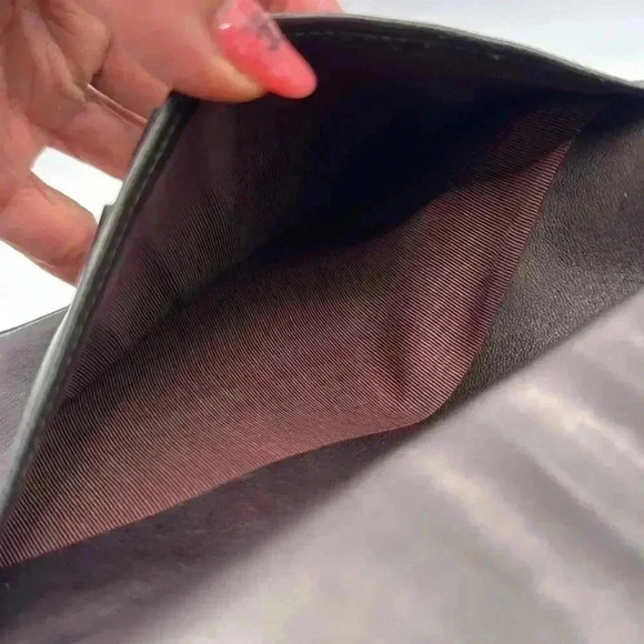 CHANEL CC Kisslock Caviar Bifold Wallet Authentic EUC with Black Box - Picture 9 of 16